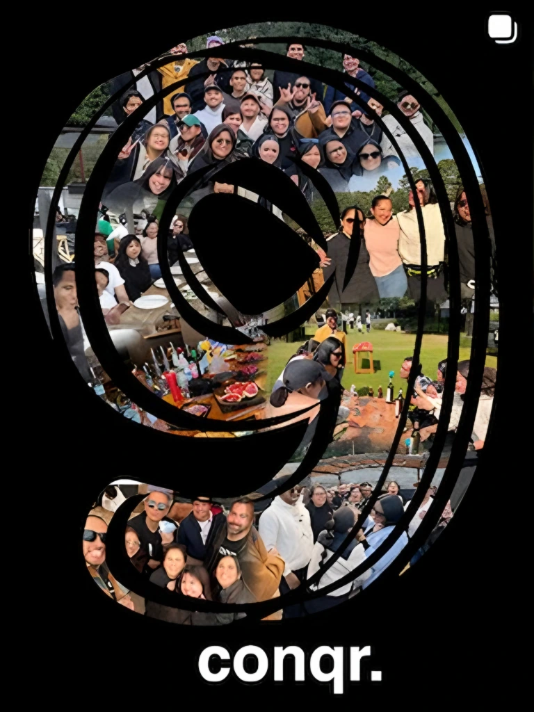 Número 9 hecho con fotos y el logo de Conqr